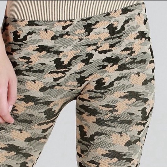 Nikibiki Camouflage Leggings - Picture 1 of 11